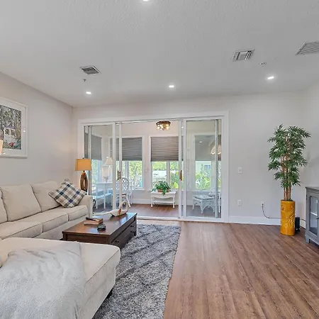 Sunshine Cottage At Cedars